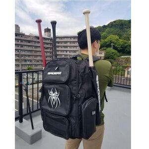 (L1) SPIDERS, very large backpack with multiple compartments